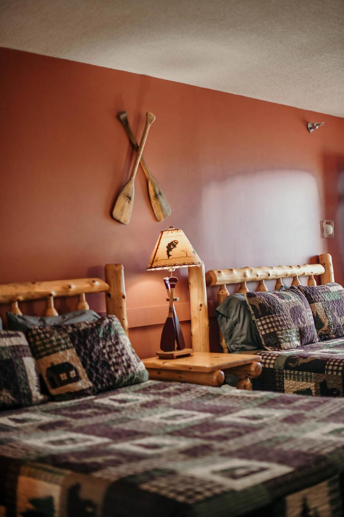 Briarwood Motor Inn Lincoln Room photo